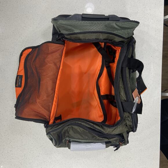 Pathfinder Gear Olive Green Rolling Travel Duffle Bag Carry-On - Picture 8 of 11